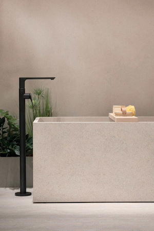 White Dust 120 x 120 cm